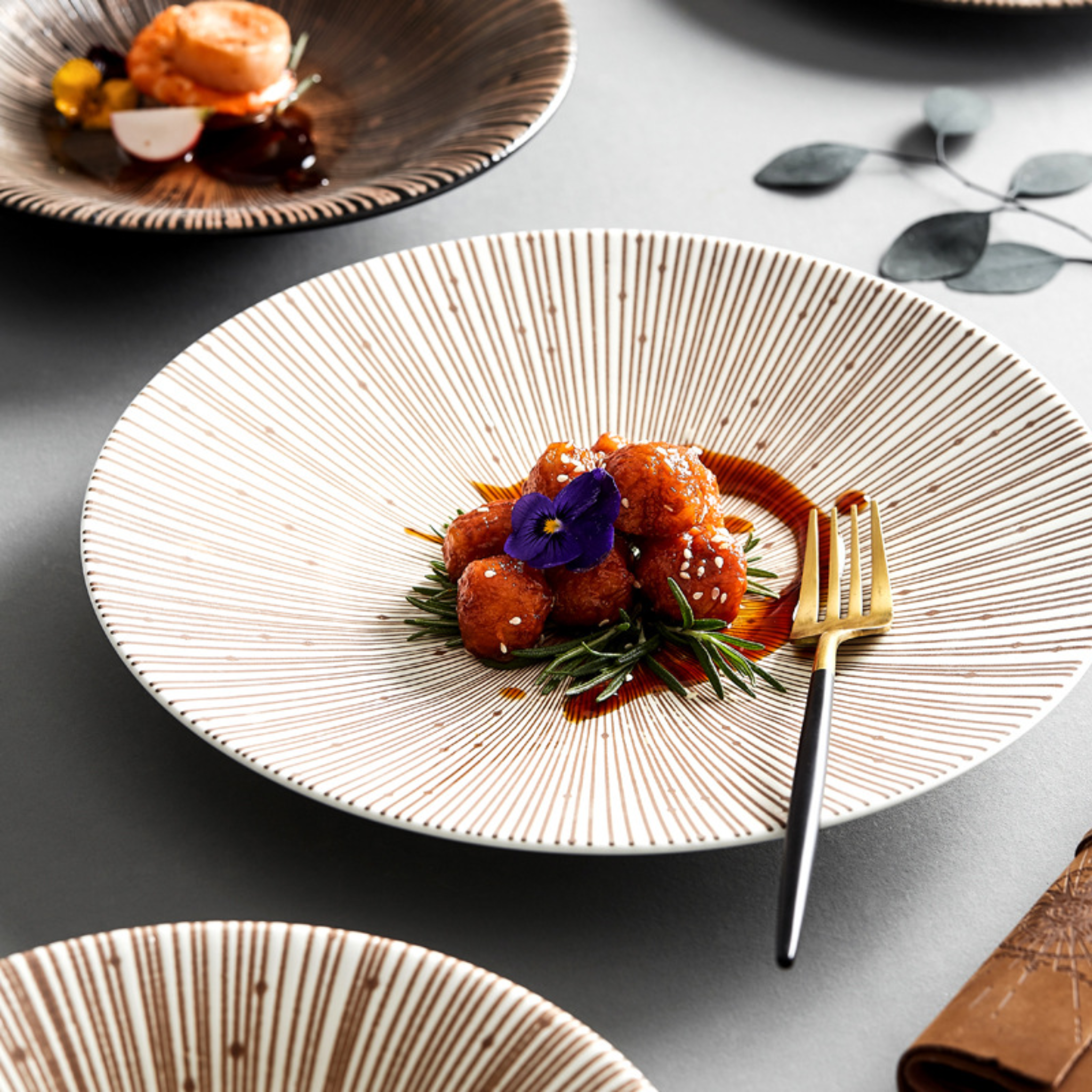 Radial Pattern Ceramic Plate